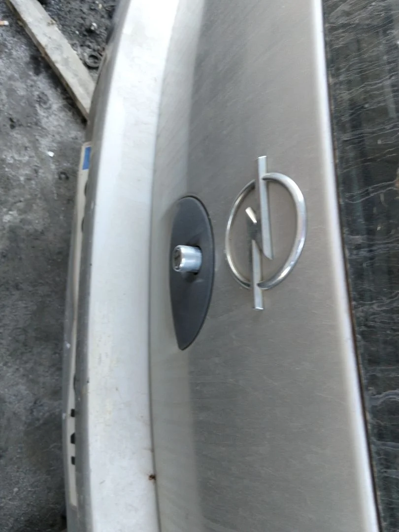 Foto de PANEL TRASERO OPEL CORSA C 1.2 16V CAT (Z 12 XE / LW4) (75 CV / 55 KW)