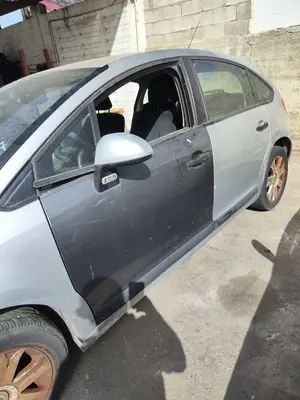 Foto de PUERTA DELANTERA IZQUIERDA CITROEN C4 BERLINA 1.6 16V HDi (90 CV / 66 KW)