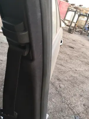 Foto de CINTURON SEGURIDAD DELANTERO IZQUIERDO MERCEDES-BENZ CLASE E (BM 210) BERLINA 3.0 Diesel CAT (136 CV / 100 KW) referencia A2108601985 FKZ