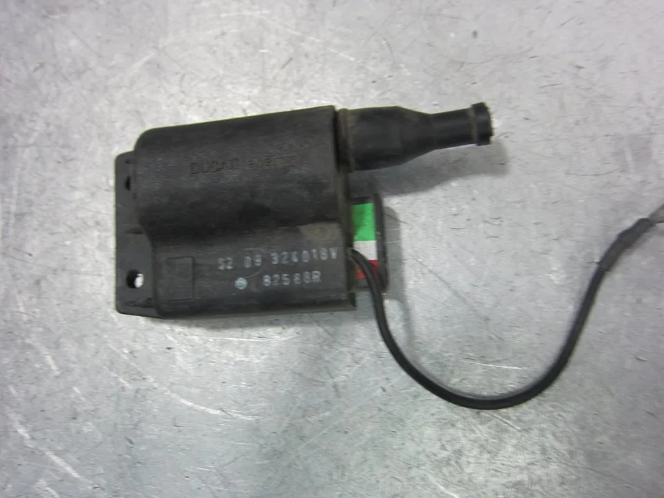 Foto de BOBINA ENCENDIDO PIAGGIO (VESPA) ZIP referencia 82588R