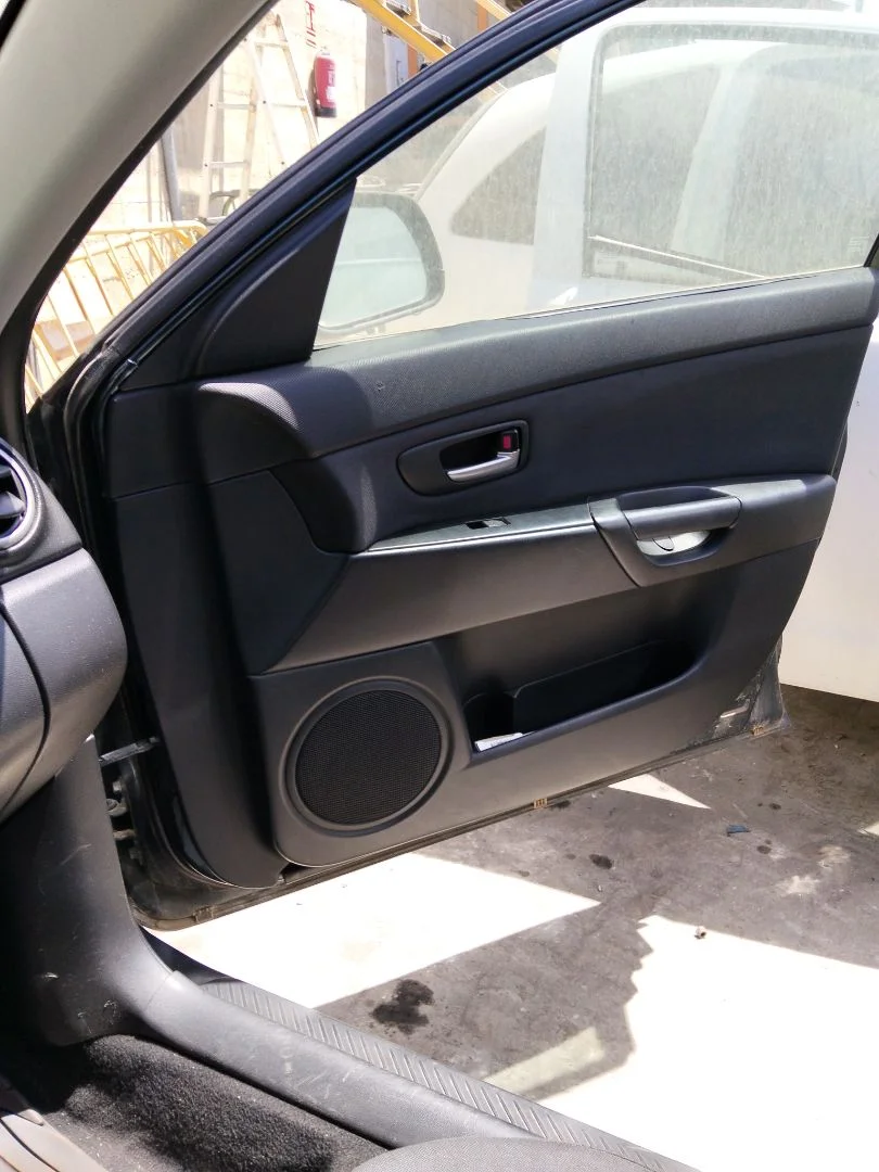 Foto de GUARNECIDO PUERTA DELANTERA DERECHA MAZDA 3 BERLINA (BK) 1.6 16V CAT (105 CV / 77 KW) referencia BP4K-68-42YKFKZ