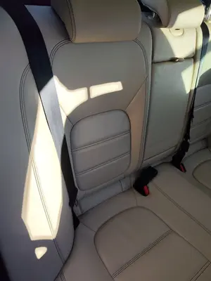 Foto de ASIENTOS TRASEROS JAGUAR XE 2.0 Turbo CAT (200 CV / 147 KW) referencia C2Z4928SEL foto 2