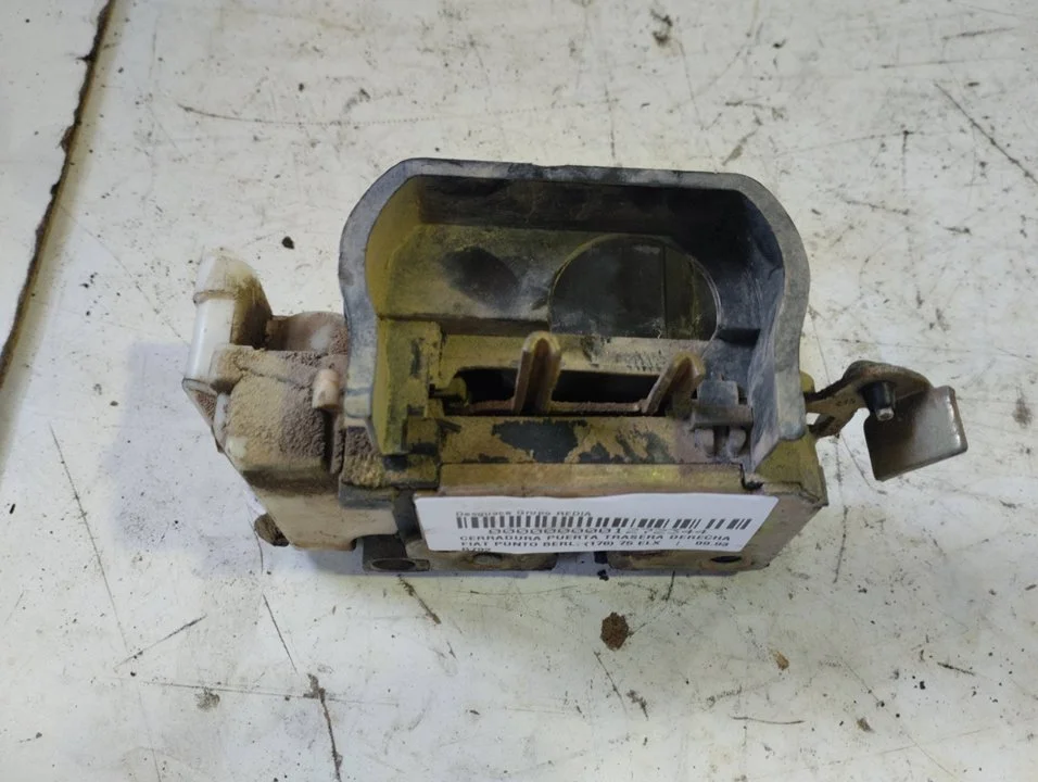 Foto de CERRADURA PUERTA TRASERA DERECHA FIAT I PUNTO (176) BERLINA 1.2 CAT (73 CV / 54 KW) referencia B792