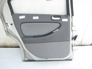 Foto de GUARNECIDO PUERTA TRASERA IZQUIERDA CHRYSLER SEBRING JR 41 BERLINA 2.7 CAT (203 CV / 149 KW) foto 2