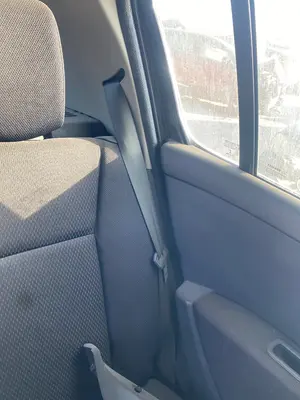 Foto de CINTURON SEGURIDAD TRASERO IZQUIERDO RENAULT CLIO III 1.2 16V (75 CV / 55 KW)