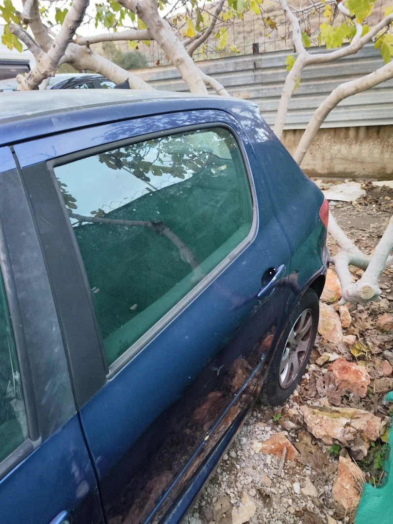 Foto de LUNA TRASERA IZQUIERDA PEUGEOT 307 BERLINA (S2) 1.6 16V HDi (90 CV / 66 KW) referencia 9203FJ