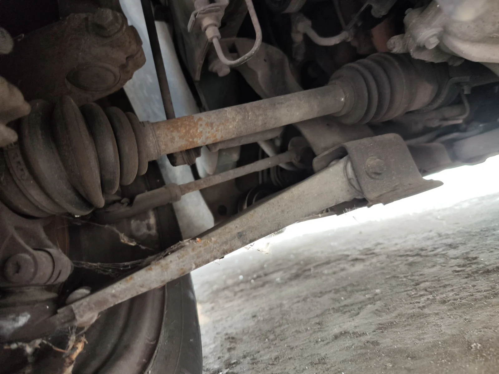 Foto de BRAZO SUSPENSION DELANTERO DERECHO FORD FOCUS BERLINA (CAK) 1.6 16V CAT (101 CV / 74 KW) referencia 3M513A262