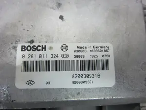 Foto de CENTRALITA MOTOR UCE RENAULT LAGUNA II (BG0) 1.9 dCi Diesel CAT (101 CV / 74 KW) referencia 0281011324 foto 2