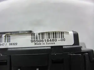 Foto de CAJA RELES / FUSIBLES CITROEN XSARA PICASSO 1.6 16V HDi (90 CV / 66 KW) referencia 9650618480 foto 3