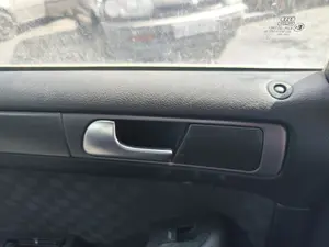 Foto de MANETA INTERIOR TRASERA IZQUIERDA AUDI A6 BERLINA (4B2) 2.5 V6 24V TDI (180 CV / 132 KW) referencia 4B0839019N FKZ