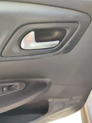 Foto de MANETA INTERIOR TRASERA IZQUIERDA CITROEN C4 BERLINA 1.6 16V HDi (90 CV / 66 KW)
