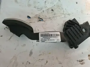Foto de PEDAL ACELERADOR OPEL CORSA E 1.4 (90 CV / 66 KW) referencia 13305804 foto 2