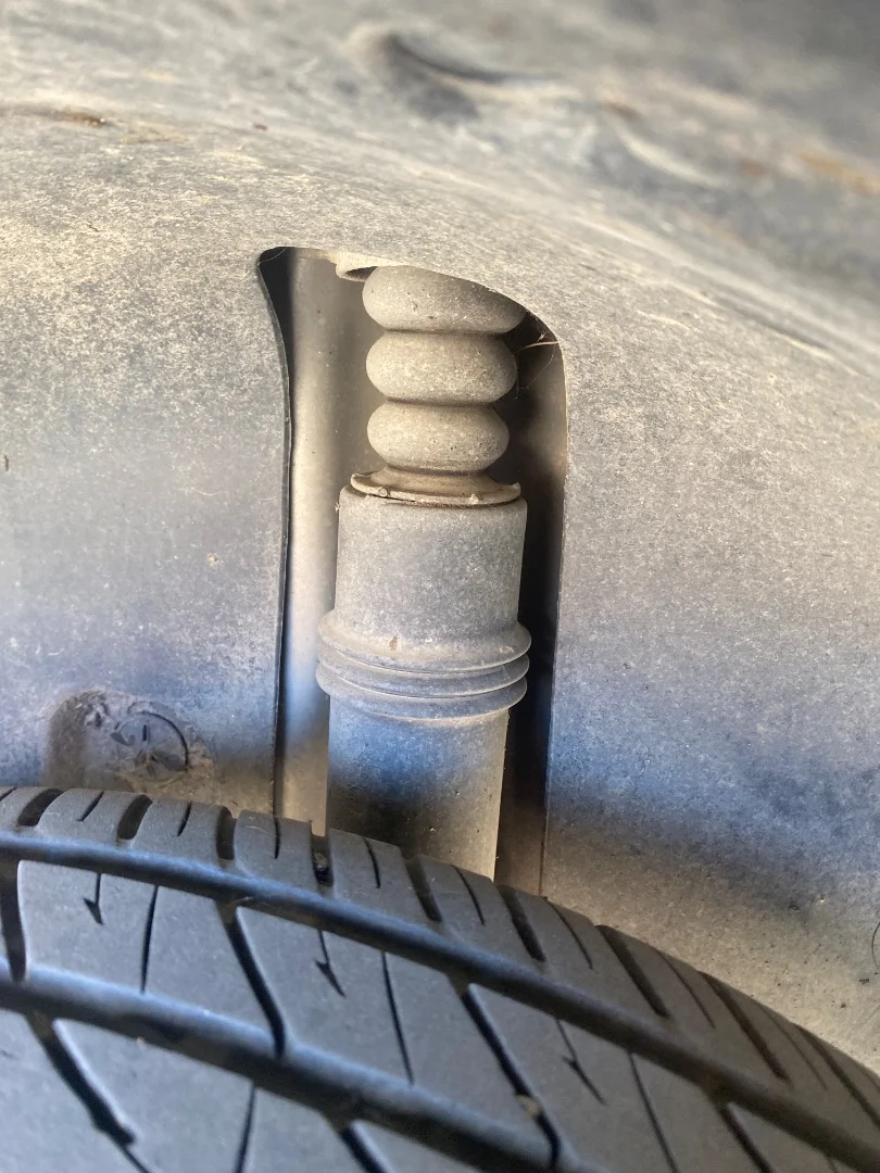 Foto de BRAZO SUSPENSION TRASERO IZQUIERDO PEUGEOT 3008 1.6 16V (120 CV / 88 KW)