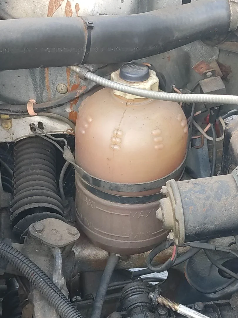 Foto de DEPOSITO EXPANSION RENAULT R 5 (B/C40) 1.1 (45 CV / 33 KW) referencia 7701203220