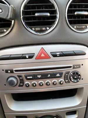 Foto de WARNING PEUGEOT 308 SW 1.6 HDi FAP CAT (9HZ / DV6TED4) (109 CV / 80 KW)