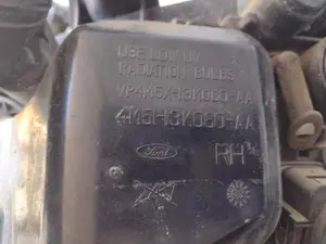 Foto de FARO DERECHO FORD FOCUS BERLINA (CAP) 1.6 16V CAT (101 CV / 74 KW) referencia 4M5113K060AA foto 3