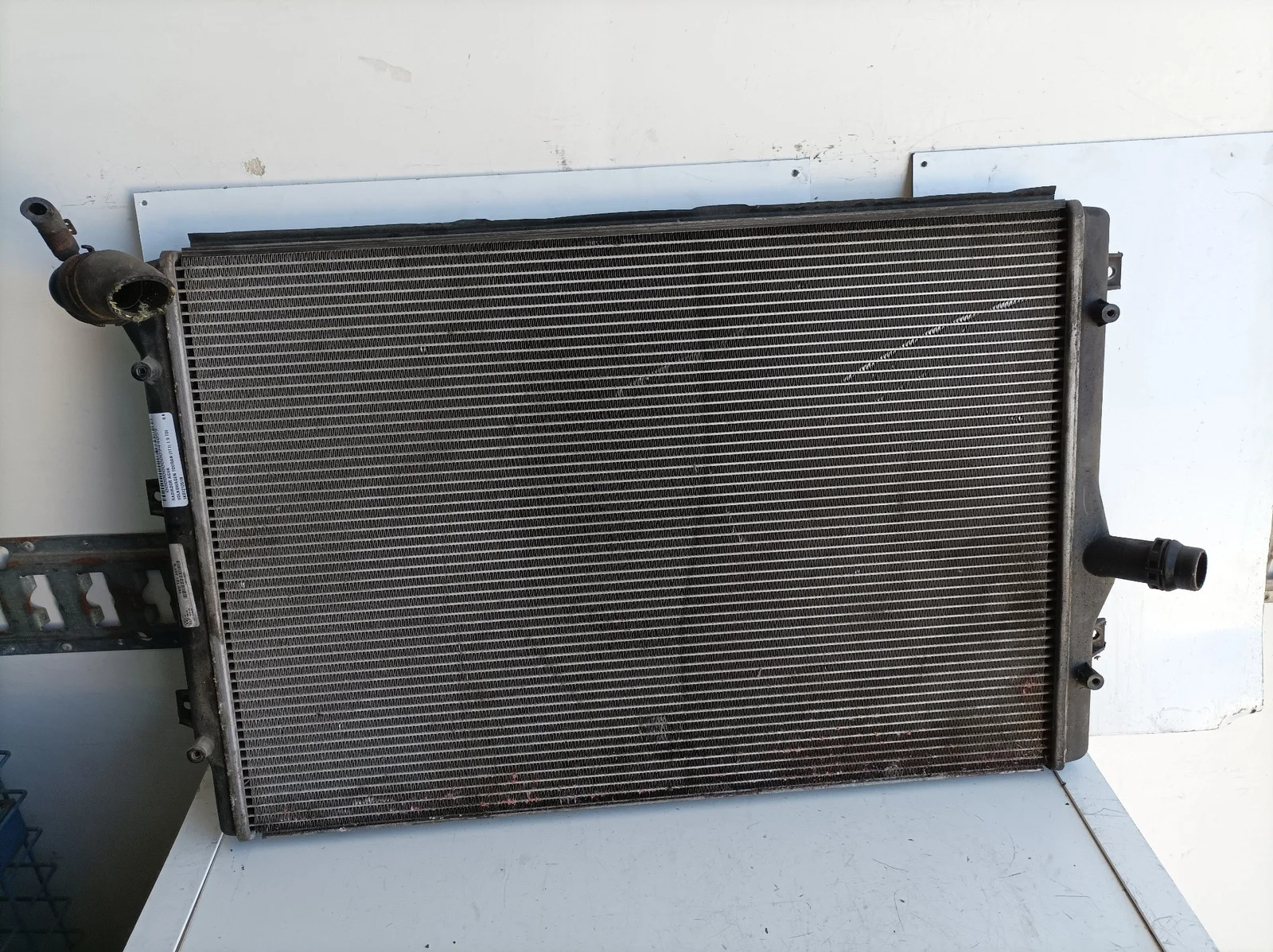 Foto de RADIADOR AGUA VOLKSWAGEN TOURAN (1T1) referencia 1K0121251N