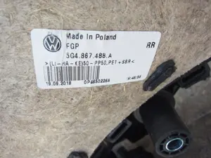 Foto de GUARNECIDO PUERTA TRASERA DERECHA VOLKSWAGEN GOLF VII BERLINA (BQ1/BE2) 1.6 TDI (116 CV / 85 KW) referencia 5G4867826J foto 7