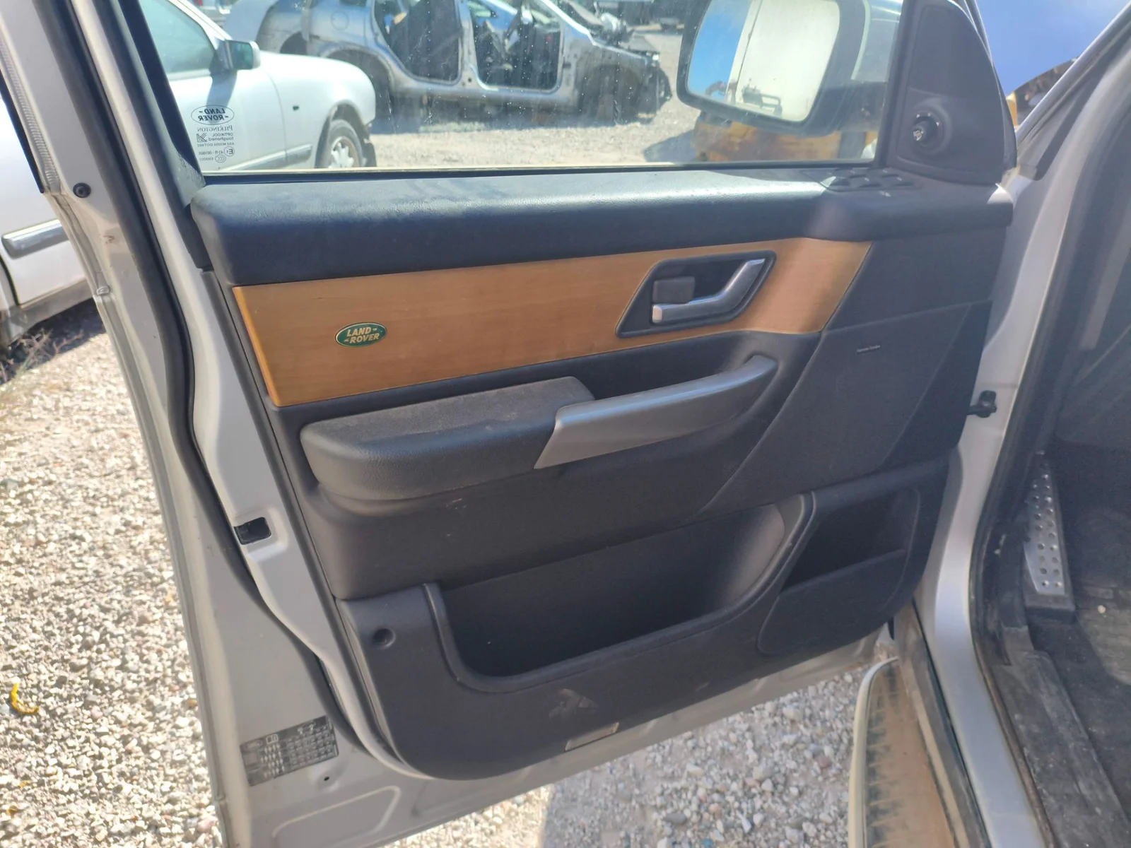 Foto de GUARNECIDO PUERTA DELANTERA IZQUIERDA LAND ROVER RANGE ROVER SPORT 4.4 V8 CAT (299 CV / 220 KW) referencia LR016879