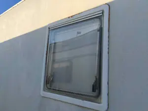 Foto de LUNA TRASERA IZQUIERDA FIAT DUCATO II CAMIÓN 2.8 JTD (146 CV / 107 KW) referencia 43R001748