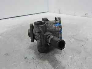 Foto de BOMBA DIRECCION AUDI A6 AVANT (4B5) referencia 8E0145155N foto 2
