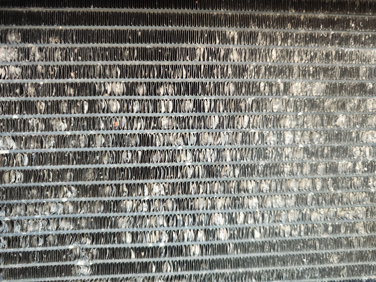 Foto de INTERCOOLER SKODA YETI (5L)(2009) 2.0 TDI (110 CV / 81 KW)