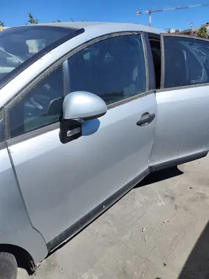 Foto de PUERTA DELANTERA IZQUIERDA CITROEN C4 BERLINA 1.6 16V HDi (90 CV / 66 KW) referencia 9002W0