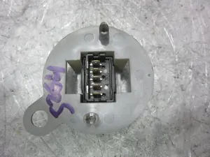 Foto de MANDO ELEVALUNAS TRASERO IZQUIERDO CITROEN XSARA BERLINA 2.0 HDi CAT (RHY / DW10TD) (90 CV / 66 KW) referencia 9638569180 foto 3