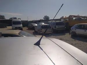 Foto de BASE DE ANTENA VOLKSWAGEN FOX (5Z1)(04.2005) 1.4  (75 CV / 55 KW)