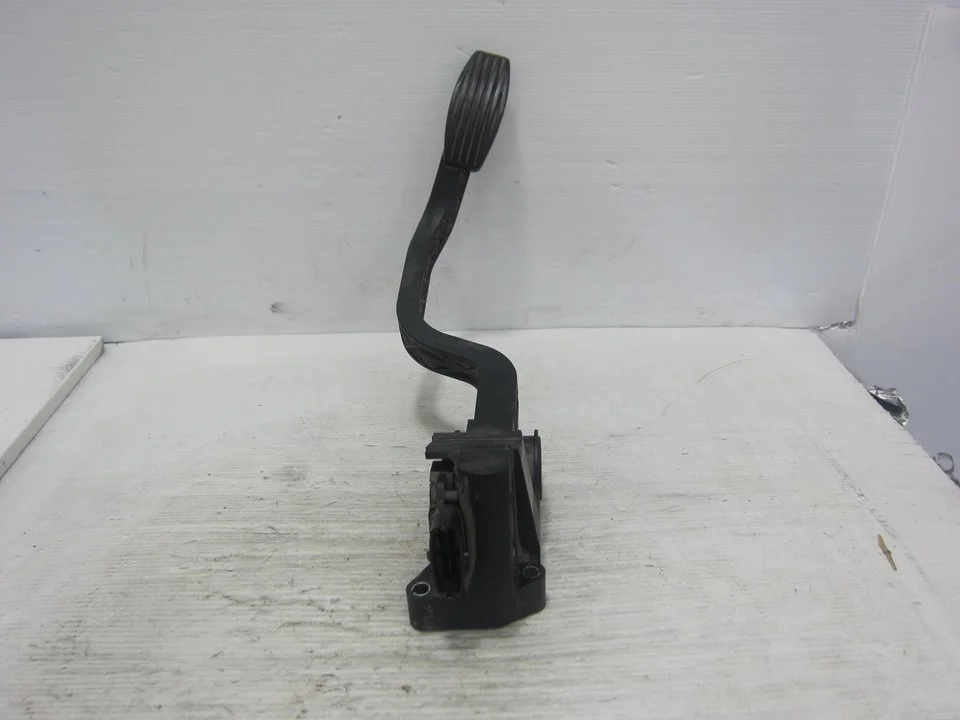 Foto de PEDAL ACELERADOR FIAT I DOBLÒ (119) 1.9 JTD CAT (101 CV / 74 KW) referencia 0281002415
