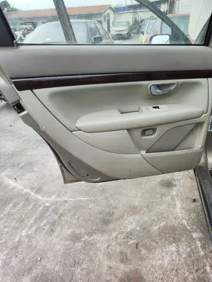 Foto de GUARNECIDO PUERTA TRASERA IZQUIERDA VOLVO S80 BERLINA 2.4 Diesel (131 CV / 96 KW)