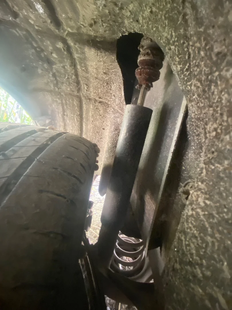 Foto de BRAZO SUSPENSION TRASERO DERECHO FORD FOCUS C-MAX (CAP)(2003) 1.6 TDCi CAT (109 CV / 80 KW)