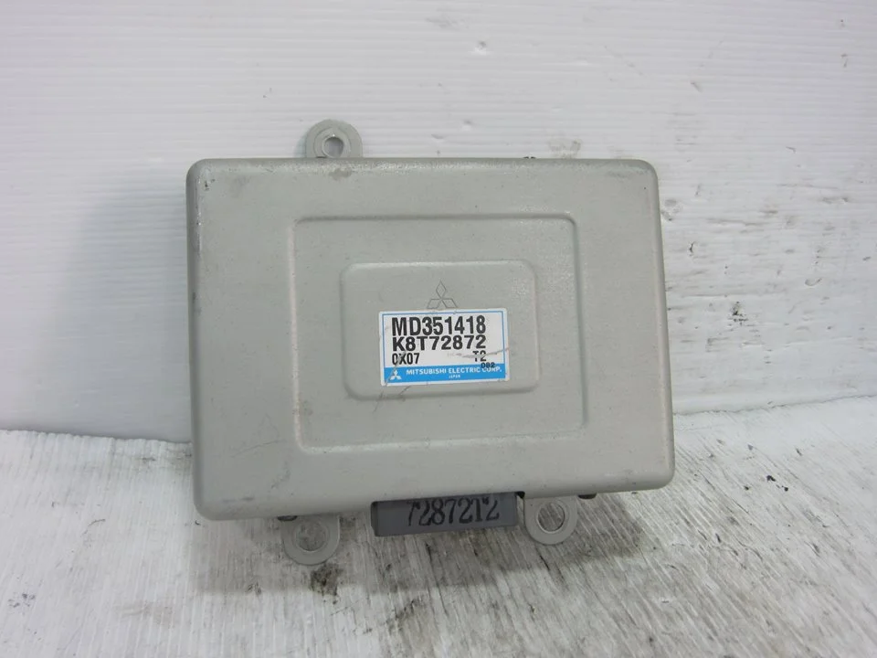 Foto de CENTRALITA MOTOR UCE MITSUBISHI L200 (K70) 2.5 Turbodiesel (99 CV / 73 KW) referencia MD351418