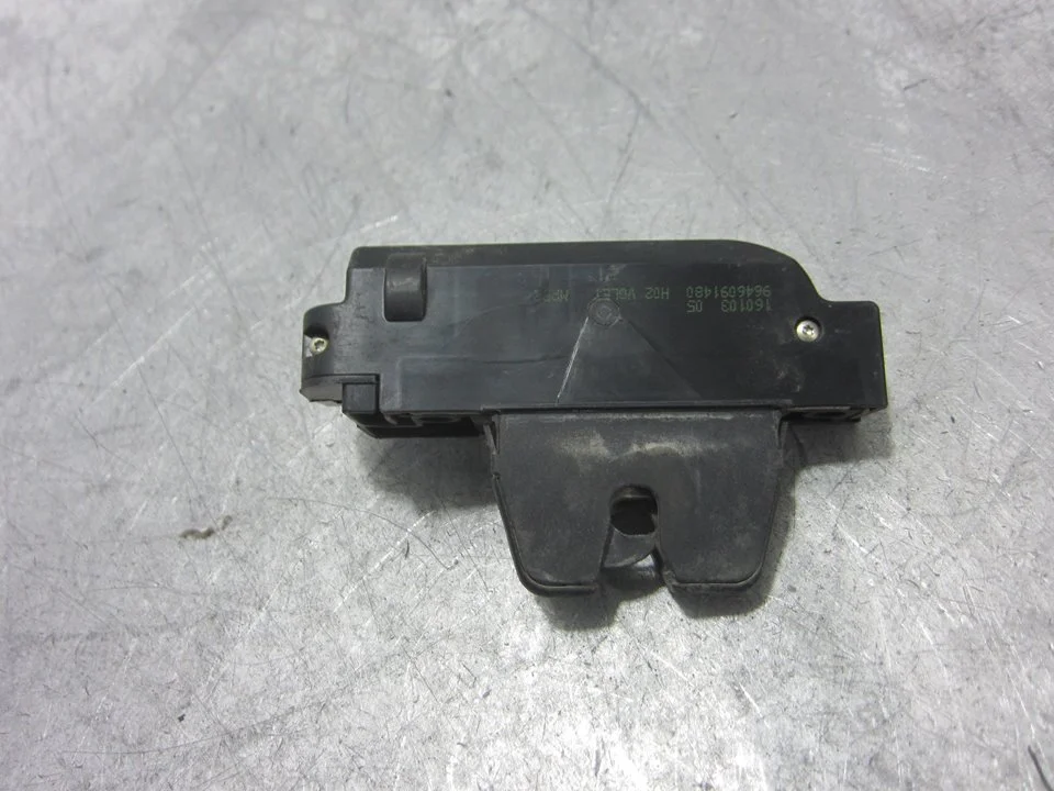 Foto de CERRADURA MALETERO / PORTON CITROEN XSARA BERLINA referencia 9646091480