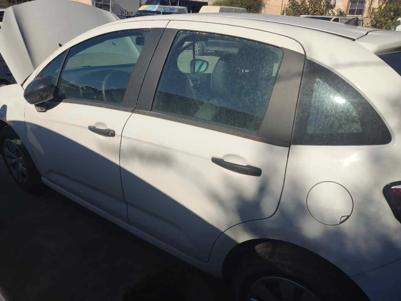 Foto de PUERTA TRASERA IZQUIERDA CITROEN C3 1.4 HDi (68 CV / 50 KW)