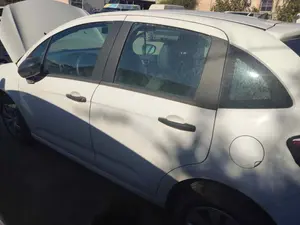 Foto de PUERTA TRASERA IZQUIERDA CITROEN C3 1.4 HDi (68 CV / 50 KW)