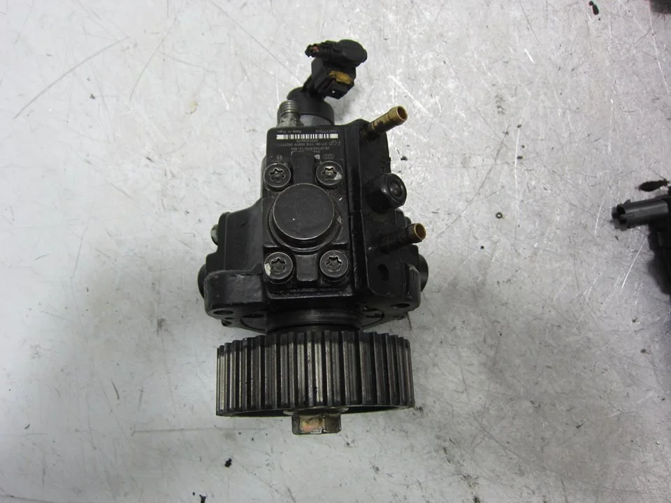Foto de BOMBA INYECCION OPEL VECTRA C BERLINA referencia 0445010156