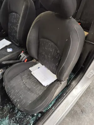 Foto de ASIENTO DELANTERO IZQUIERDO PEUGEOT 206 1.6 16V CAT (109 CV / 80 KW) foto 2