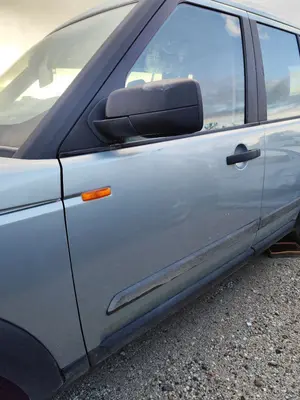 Foto de PUERTA DELANTERA IZQUIERDA LAND ROVER DISCOVERY 2.7 Td V6 CAT (190 CV / 140 KW) foto 2