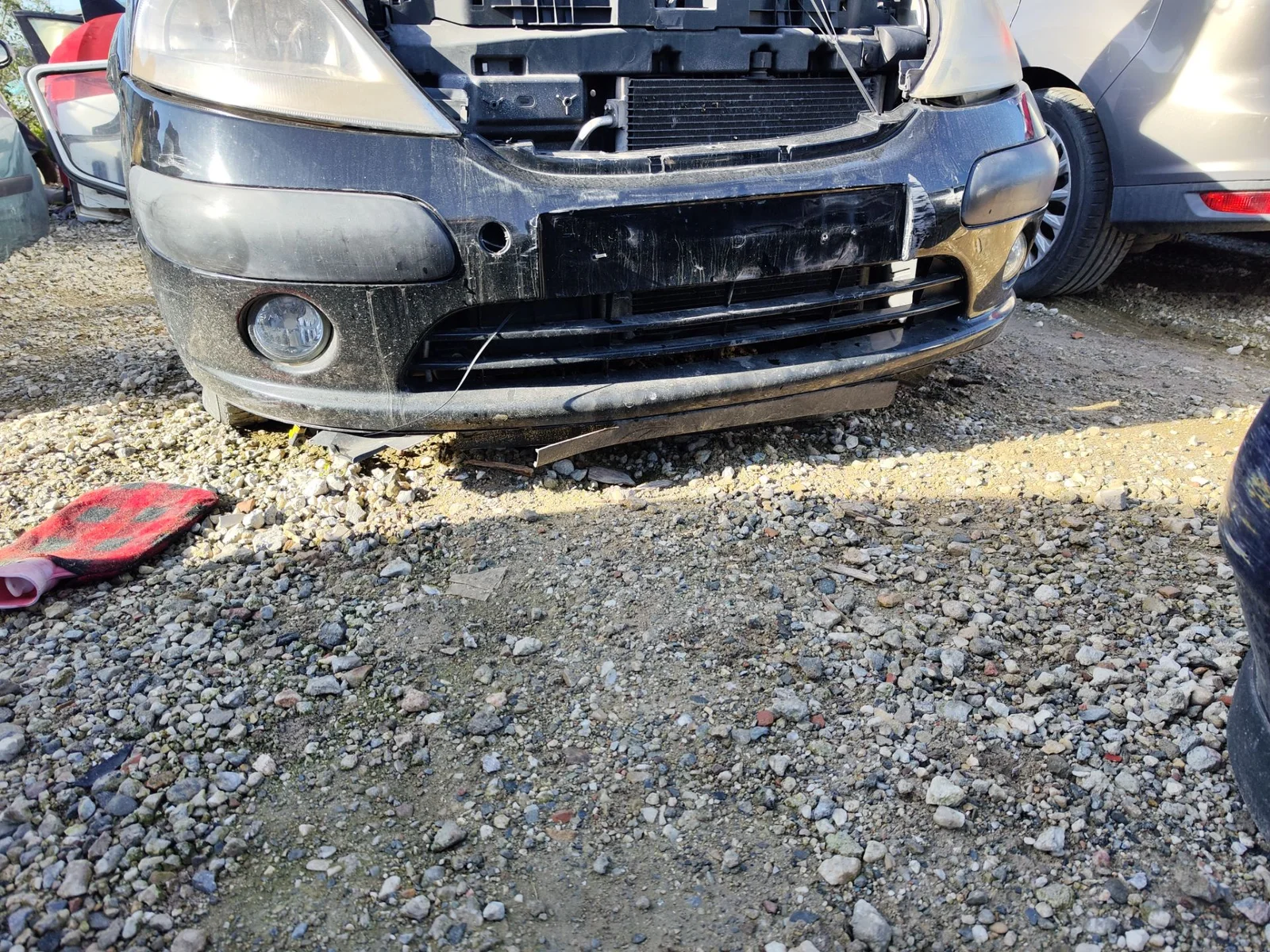 Foto de PARAGOLPES DELANTERO CITROEN C3 1.4 (73 CV / 54 KW)