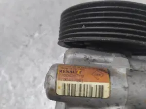 Foto de BOMBA DIRECCION RENAULT ESPACE IV (JK0) 3.5 V6 (241 CV / 177 KW) referencia 7700437081 foto 4