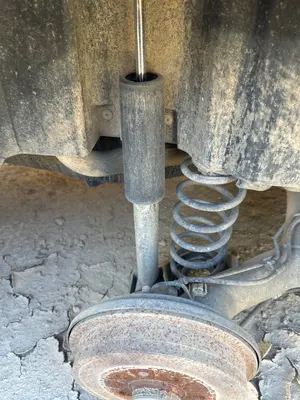 Foto de BRAZO SUSPENSION TRASERO DERECHO SKODA FABIA COMBI (5J5) 1.4 TDI (80 CV / 59 KW)