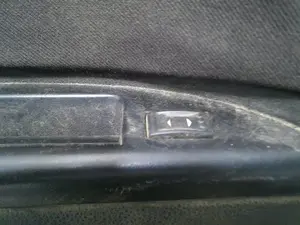 Foto de MANDO ELEVALUNAS TRASERO IZQUIERDO FORD MONDEO BERLINA (GE) 2.0 16V DI TD CAT (116 CV / 85 KW) referencia 1S7T14529AB