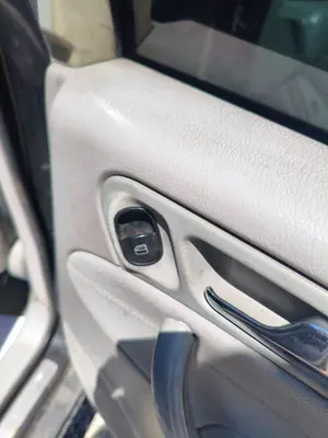 Foto de MANDO ELEVALUNAS TRASERO DERECHO MERCEDES-BENZ CLASE C (BM 203) BERLINA 2.2 CDI CAT (116 CV / 85 KW)