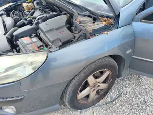 Foto de ALETA DELANTERA IZQUIERDA PEUGEOT 407 SW 2.0 16V HDi FAP CAT (RHR / DW10BTED4) (136 CV / 100 KW)
