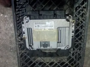 Foto de CENTRALITA MOTOR UCE PEUGEOT 307 BERLINA (S2) 1.6 16V HDi (90 CV / 66 KW) referencia 0281011863 foto 1