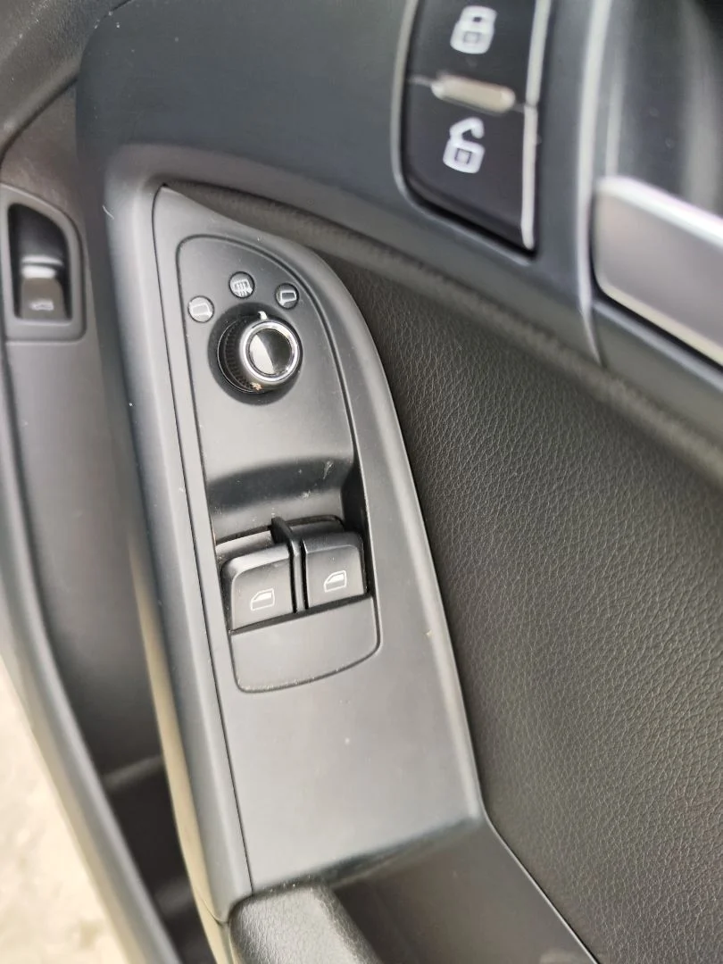 Foto de MANDO ELEVALUNAS DELANTERO DERECHO AUDI A5 COUPE (8T) 2.0 16V TDI (170 CV / 125 KW)