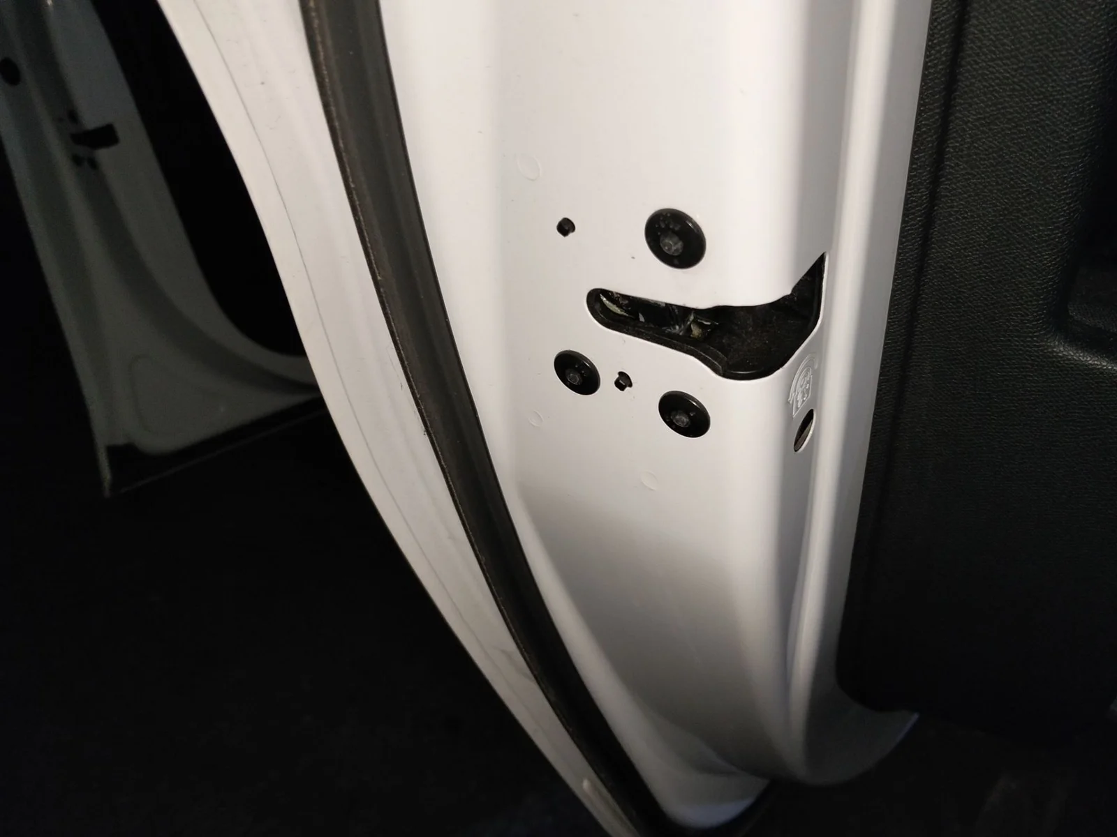 Foto de CERRADURA PUERTA TRASERA IZQUIERDA PEUGEOT 308