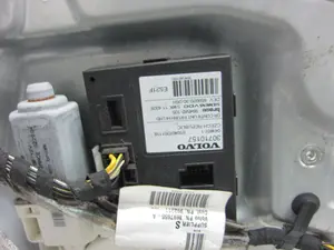Foto de ELEVALUNAS DELANTERO DERECHO VOLVO S40 BERLINA 2.5 20V Turbo CAT (220 CV / 162 KW) referencia 8679081 foto 6