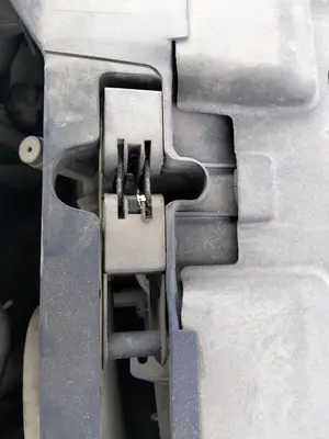 Foto de CERRADURA CAPO SEAT CORDOBA BERLINA (6L2) 1.9 SDI (64 CV / 47 KW) referencia 6L0823509D